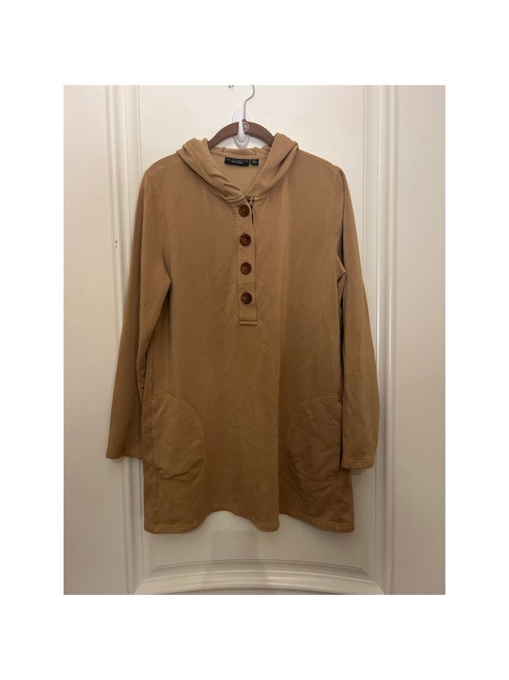 Women's Susan Graver Weekend Tan Hoodie Sweatshirt M with Brown Buttons
